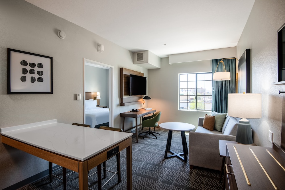 Staybridge Suites Phoenix-Glendale 30/65