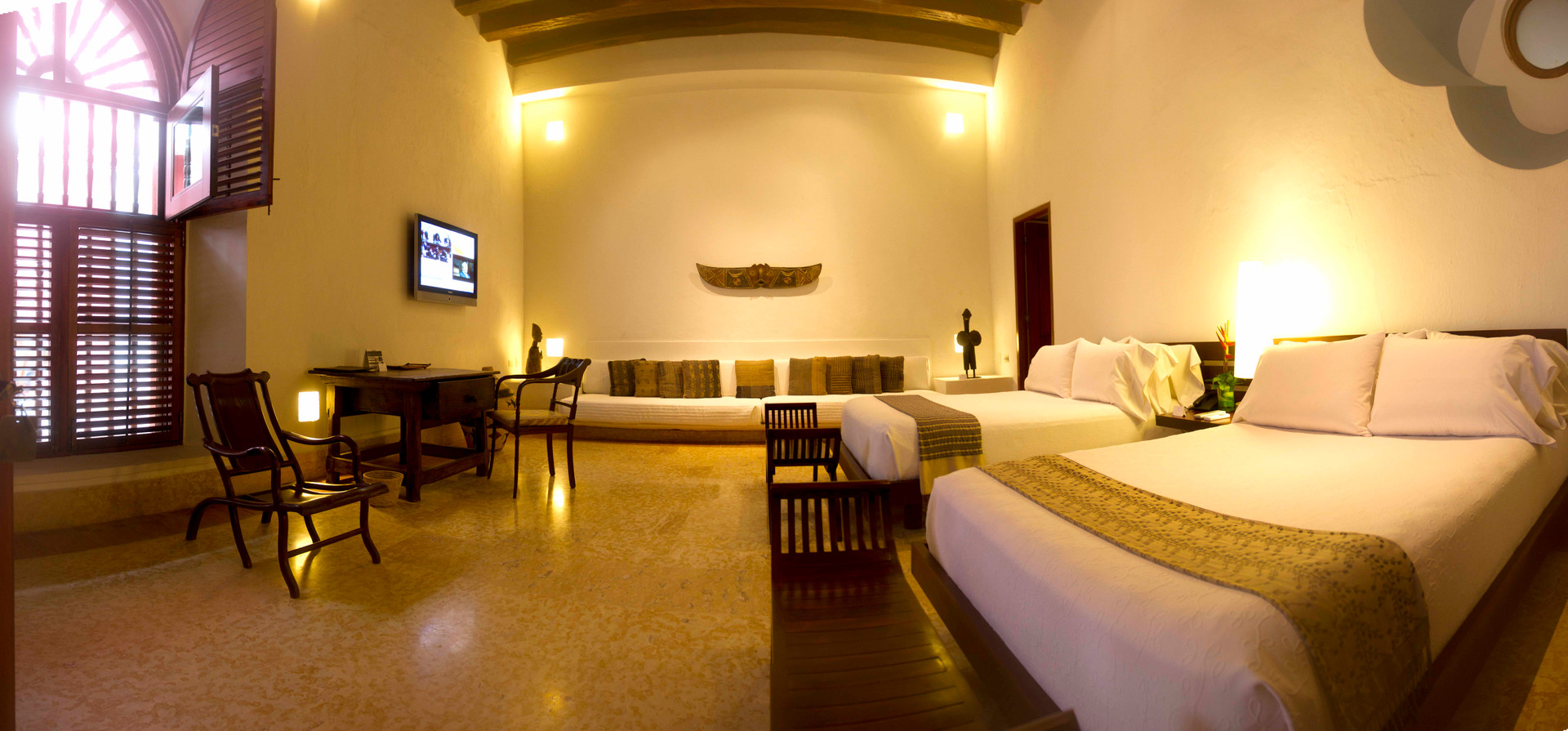 Junior Suite, Street View