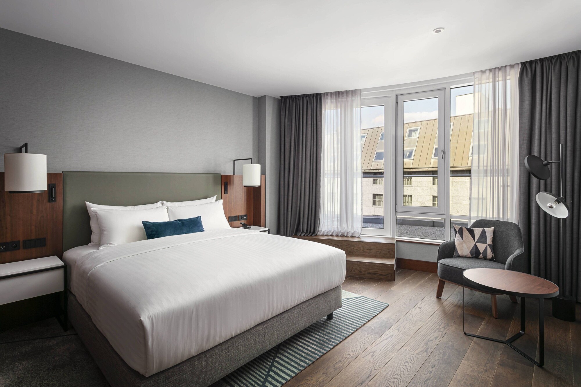 جناح كلوب بسرير مزدوج بشرفة بغرفة نوم واحدة للمدخنين، Prague Marriott Hotel 2/5