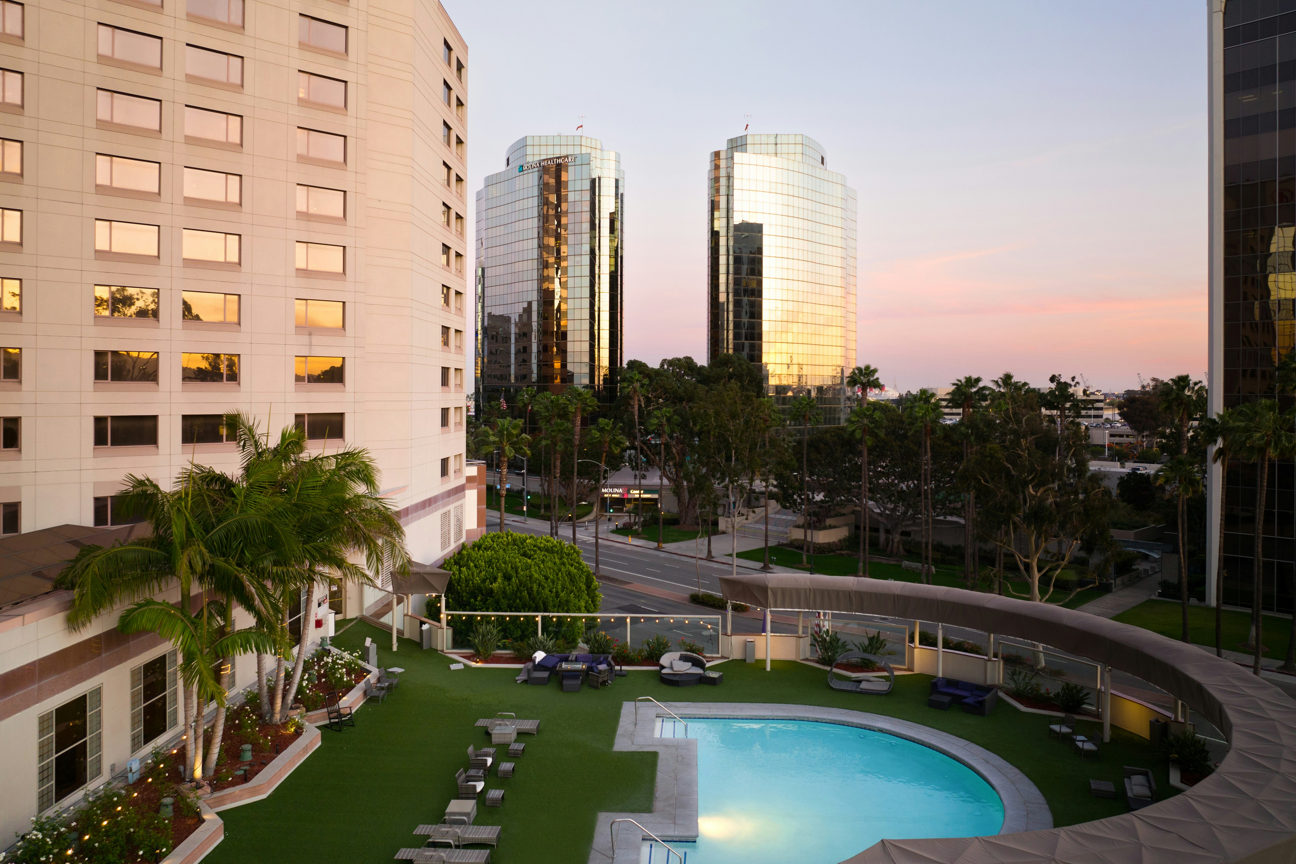 Hilton Long Beach 80/85
