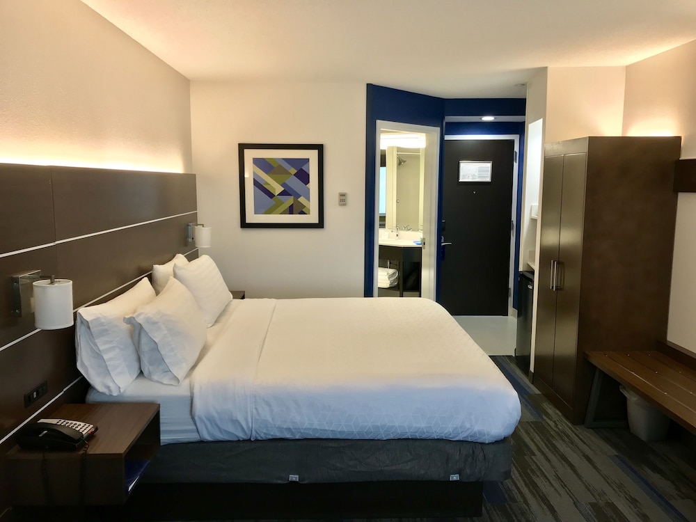 Holiday Inn Express Fishkill-Mid Hudson Valley 27/71