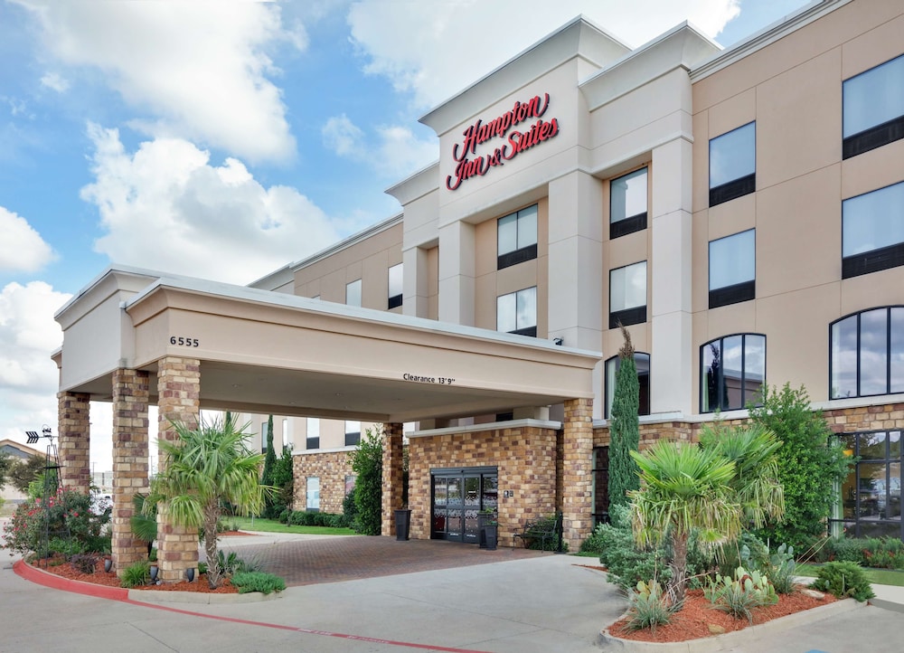 Hampton Inn and Suites Fort Worth/Forest Hill 1/46