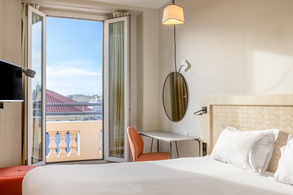 COMFORT, DOUBLE BED, TERRACE