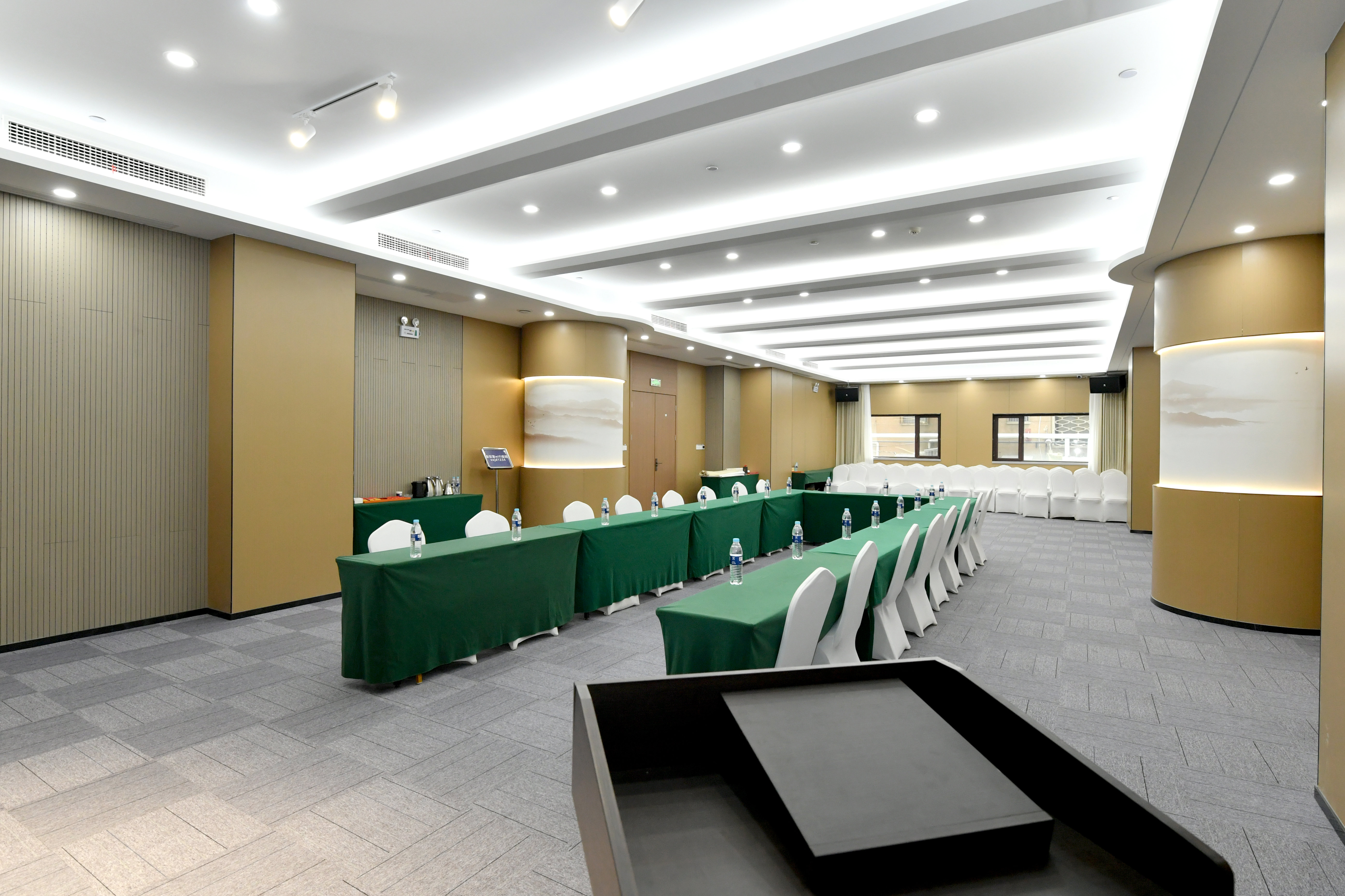 Holiday Inn Express Jinan Jingshi Road 11/36