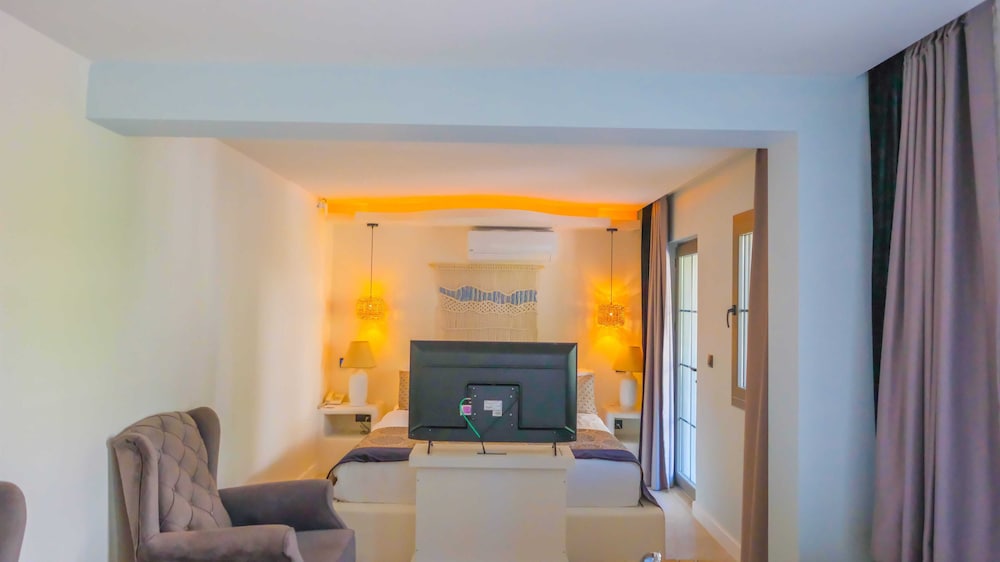 Salonika Suites 29/38