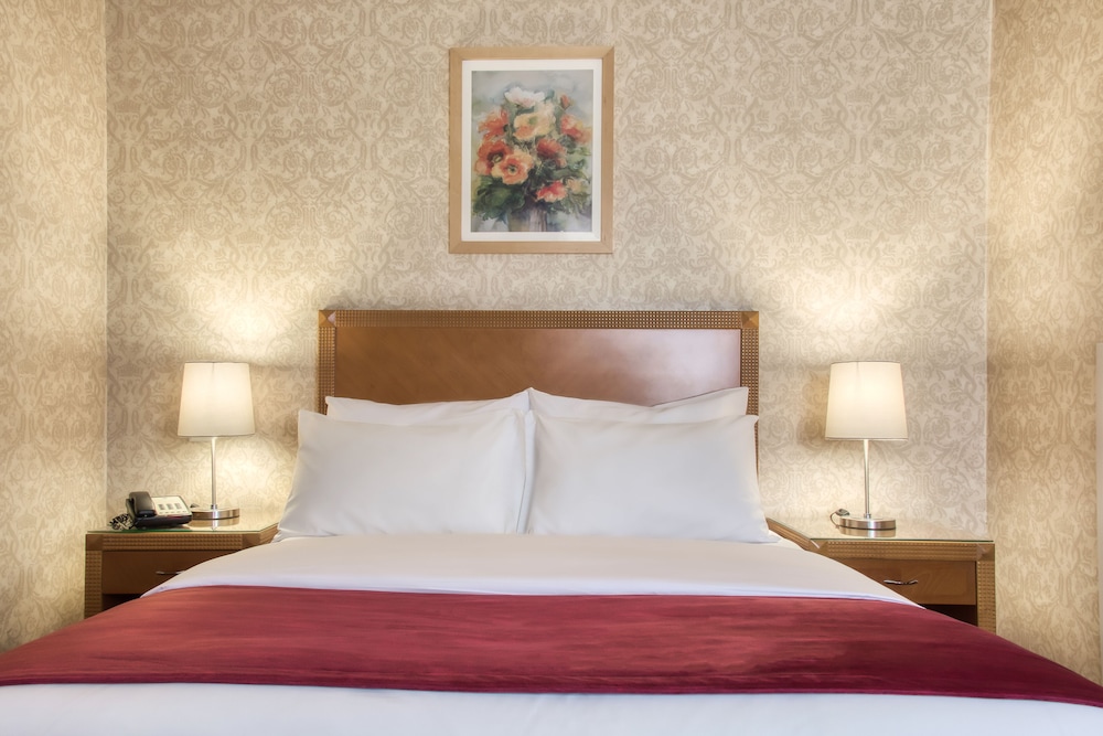 GENEVA HOTEL 19/76