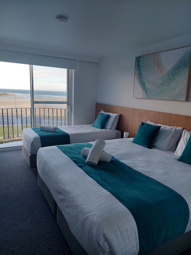 Scamander Beach Resort Hotel 6/49