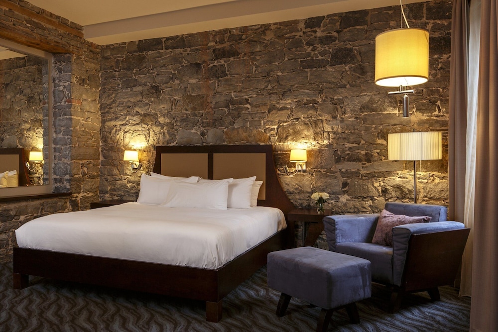 Hotel Nelligan 11/56