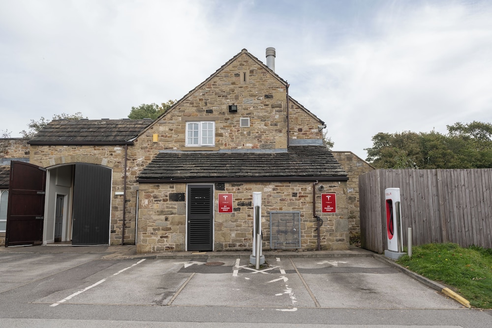 Mercure Barnsley Tankersley Manor Hotel 68/74