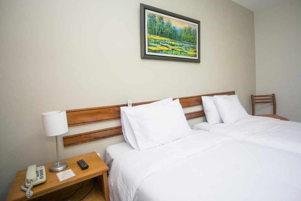 Acosta Hotel 20/55
