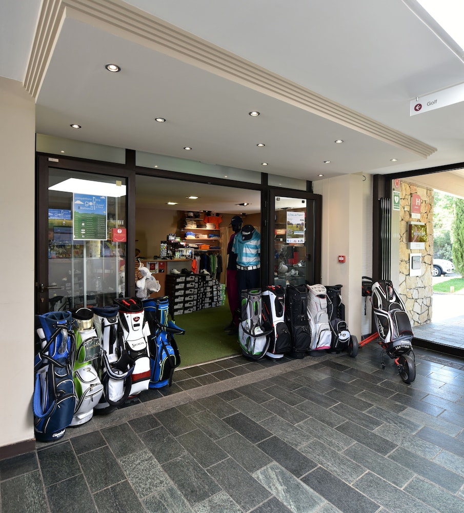 Mercure Brignoles Golf de Barbaroux and Spa 65/73