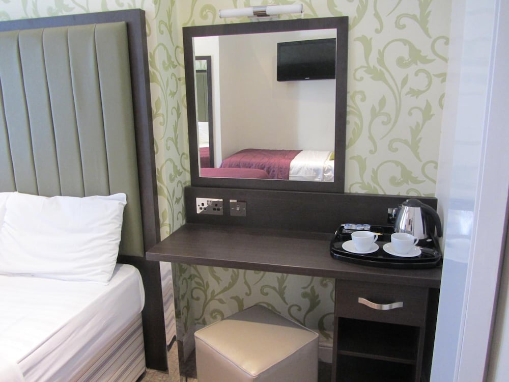 Goodwood Hotel 26/50
