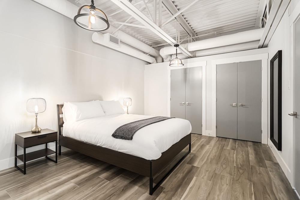 Station 1 - Suites Boutique Hotel 5/50