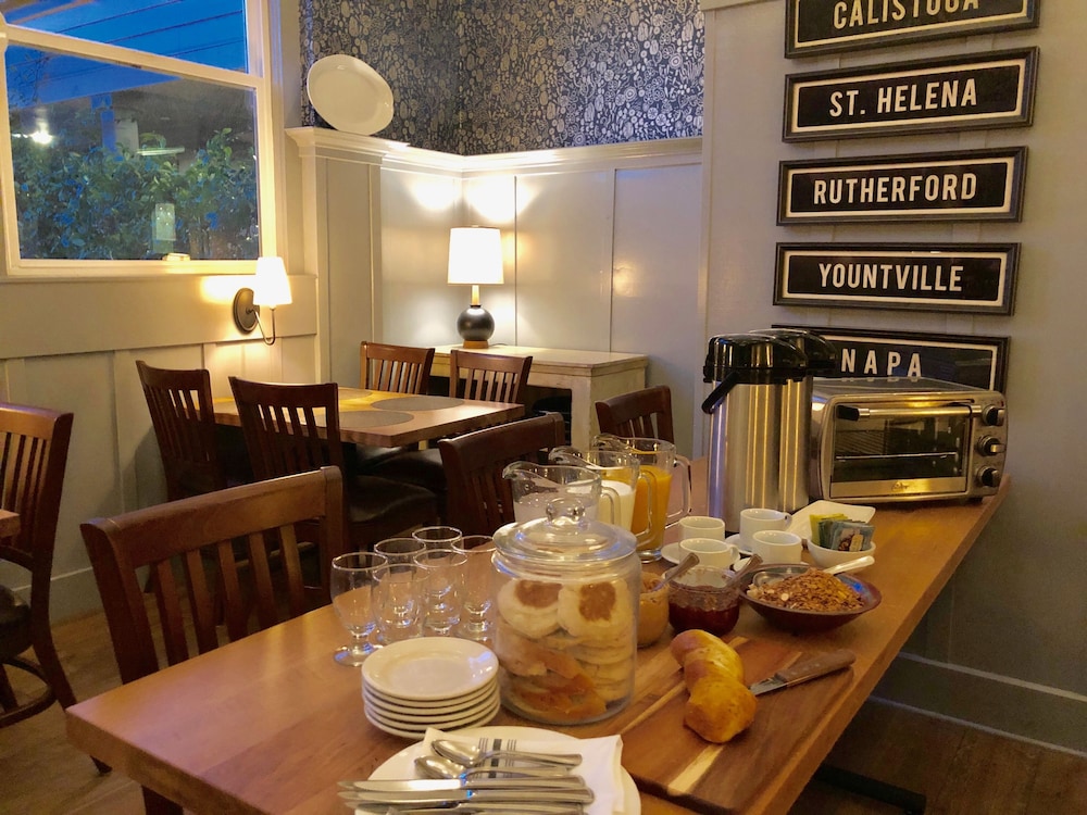 Calistoga Inn Restaurant And Brewery 55/69