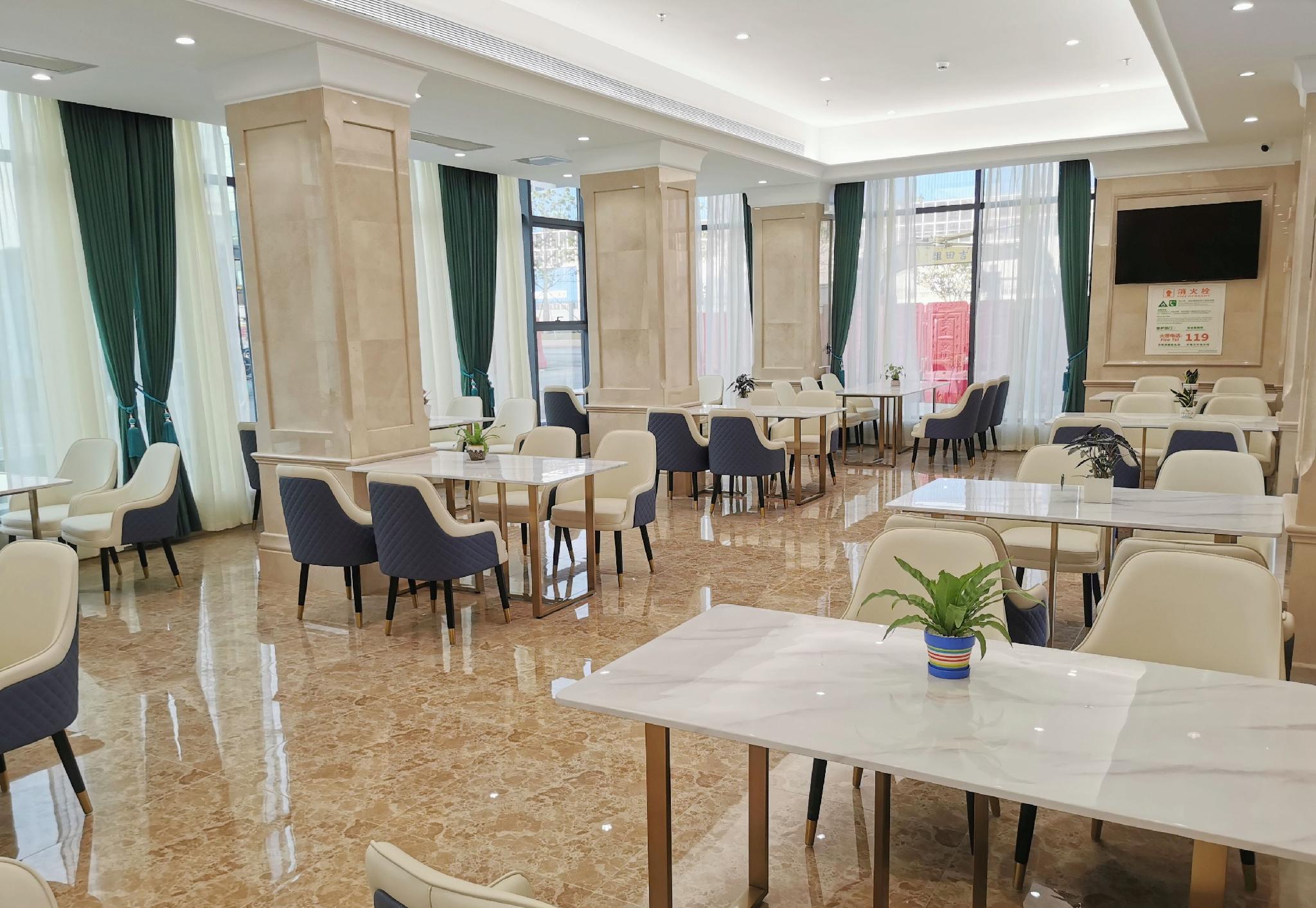 Vienna International Hotel (Shenzhen Huizhanwan Center) 34/50