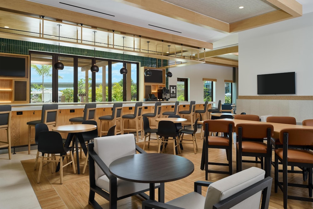 Hyatt Place at Ho'opili 50/50