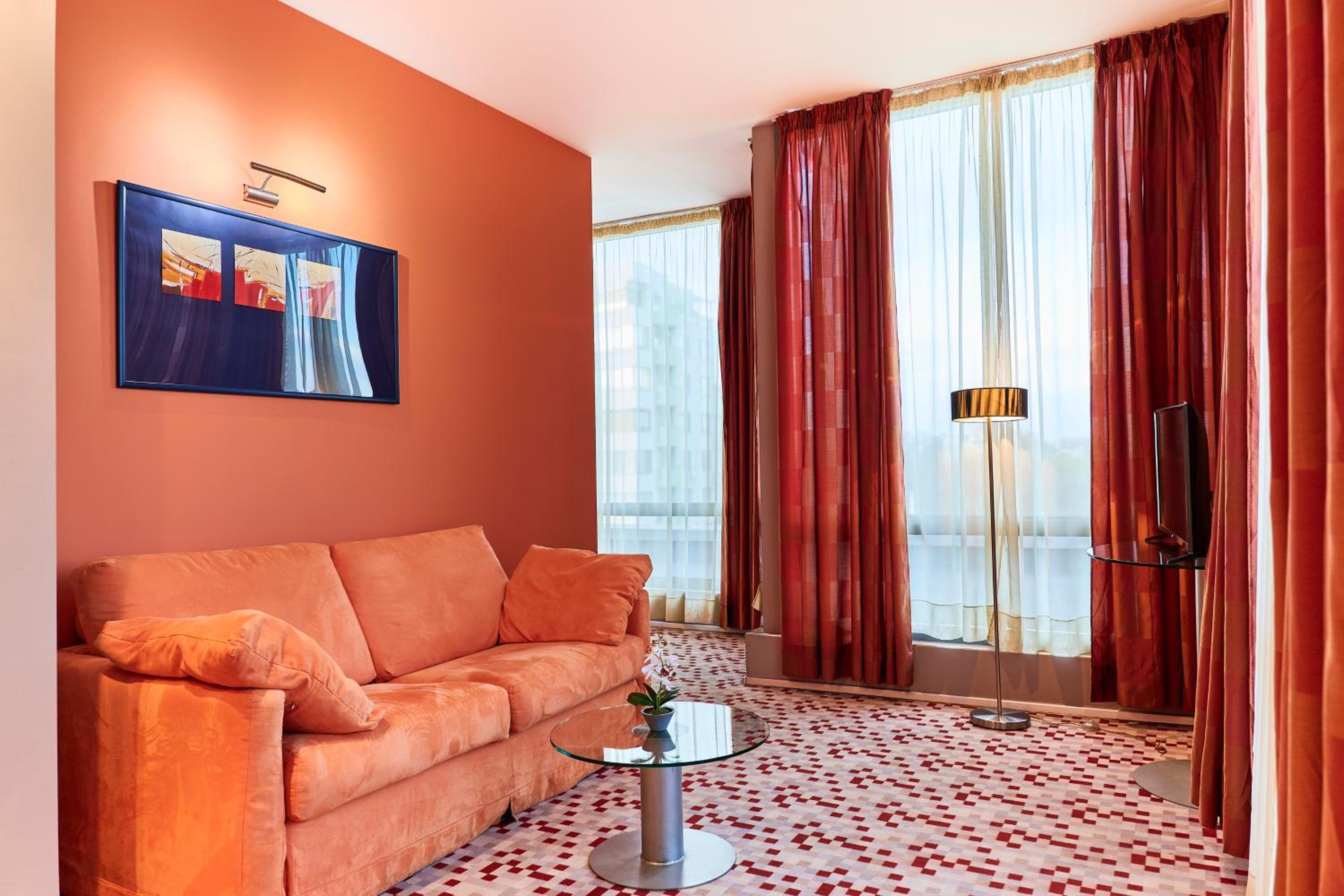Mirena Hotel 30/50