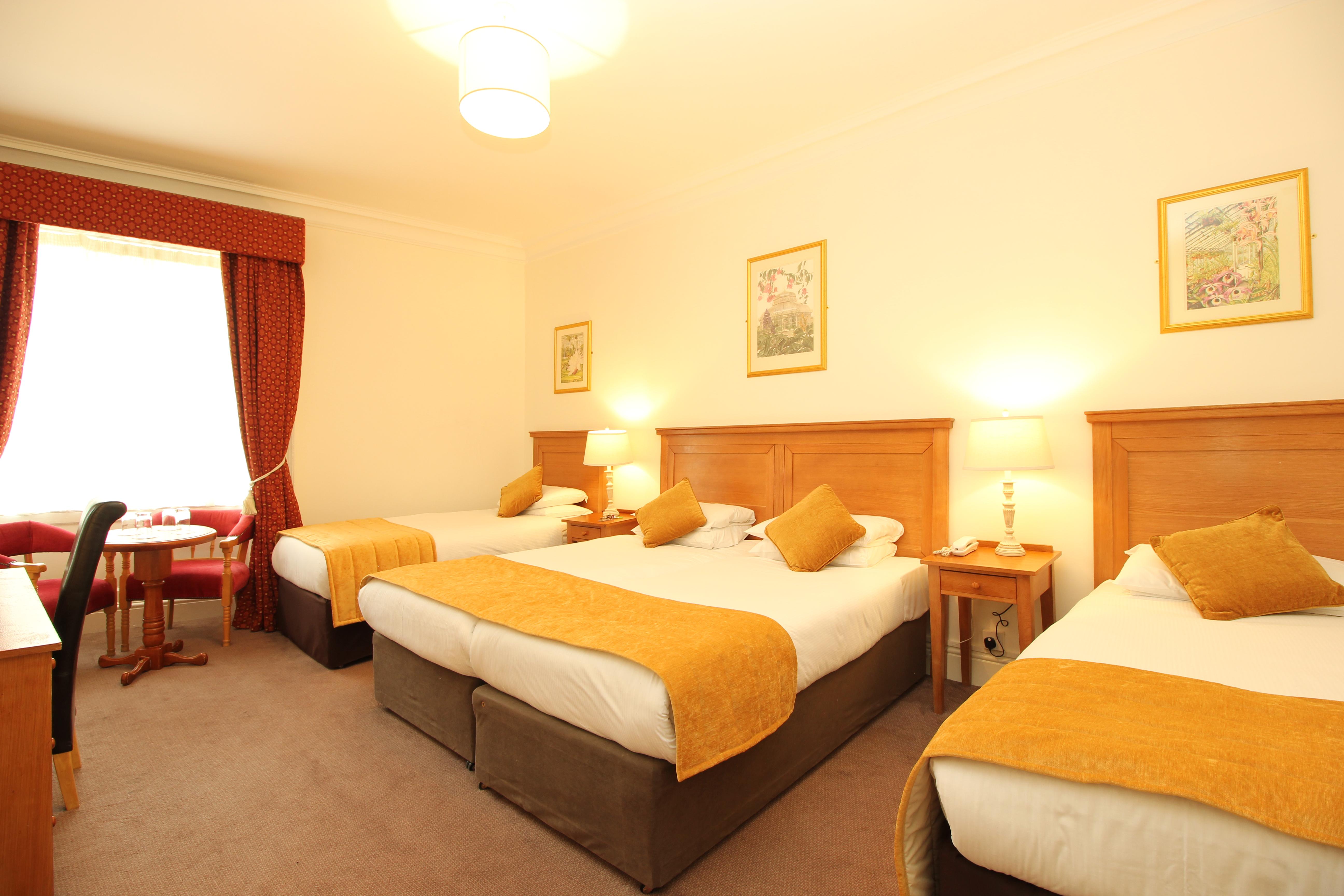Castle Hotel 24/66