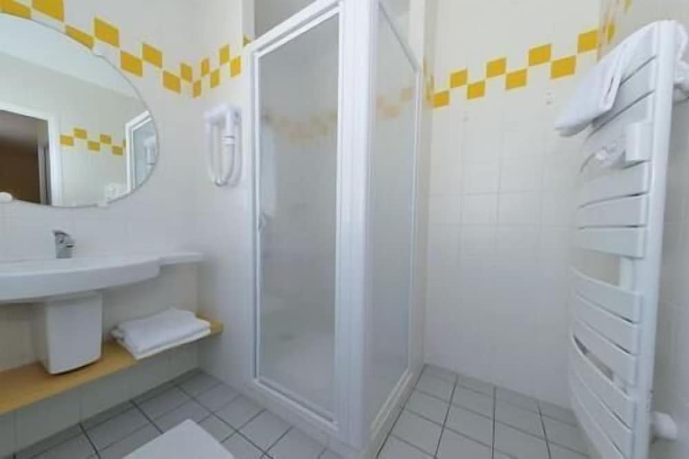 Logis Hotel Le Robinson 53/53