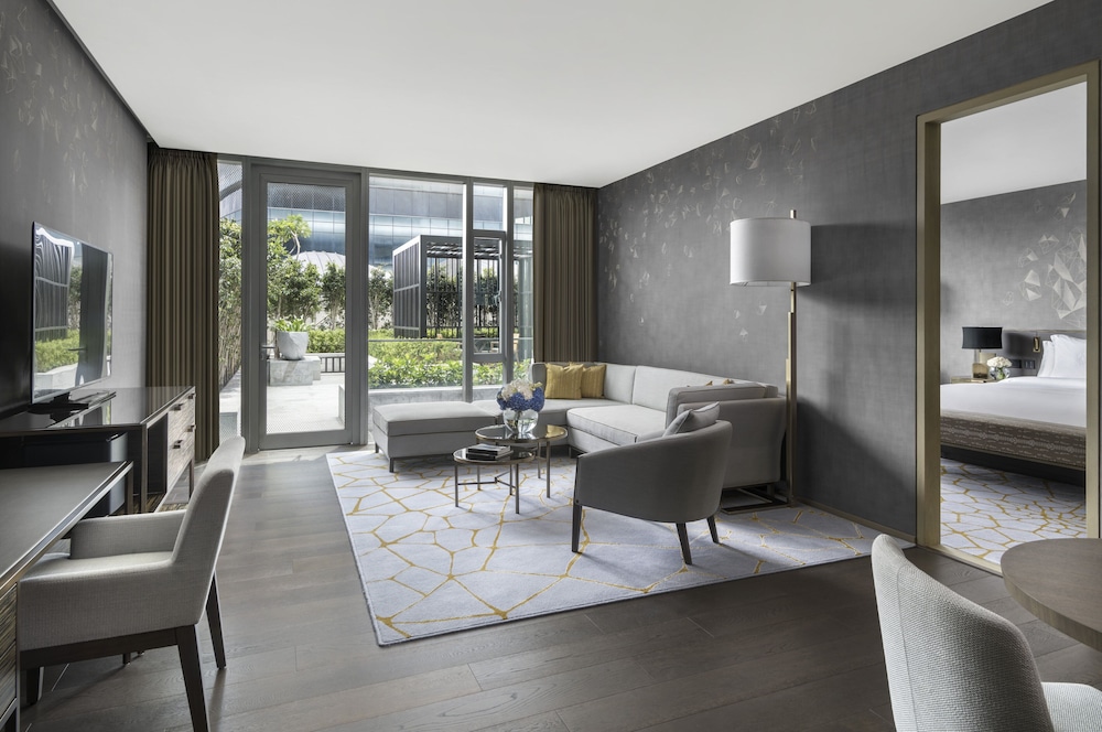 Four Seasons Hotel Bengaluru At Embassy One 48/75