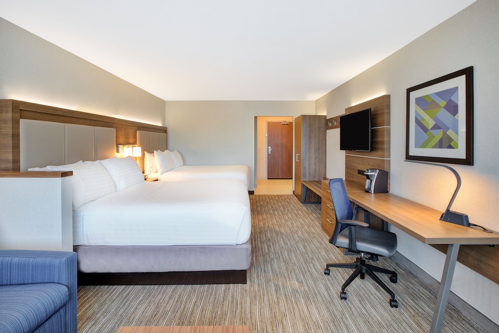 Holiday Inn Express Suites New Castle 58/62