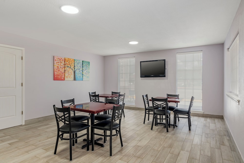 Quality Inn & Suites New Boston - Texarkana West 40/61