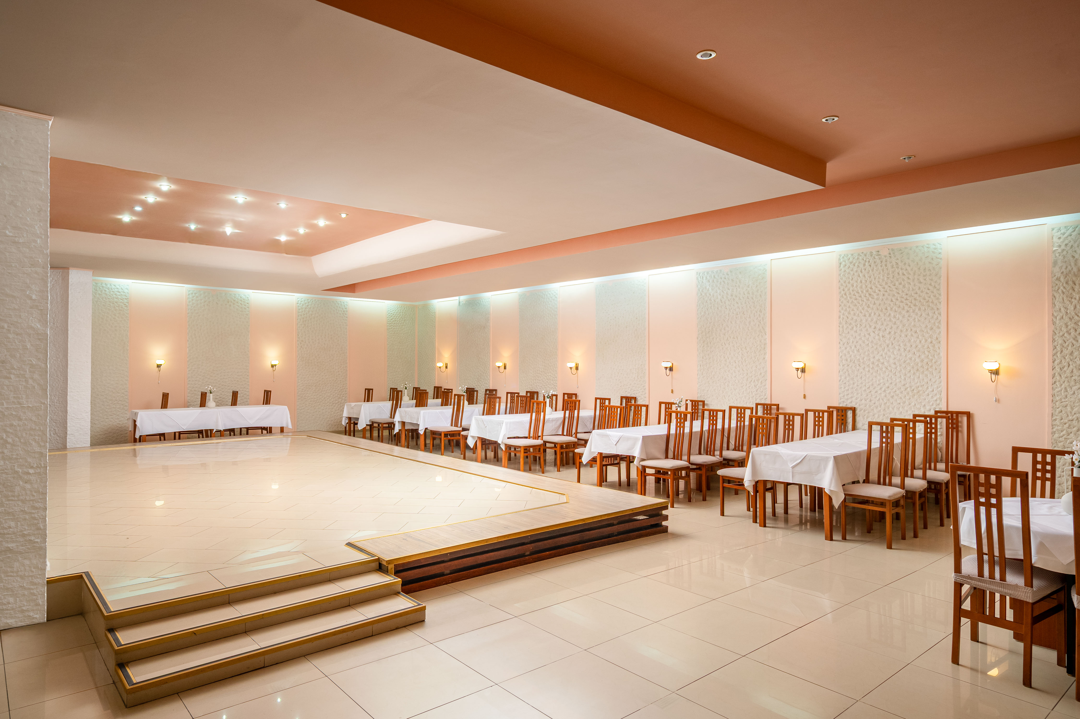 Hotel Traian 23/50