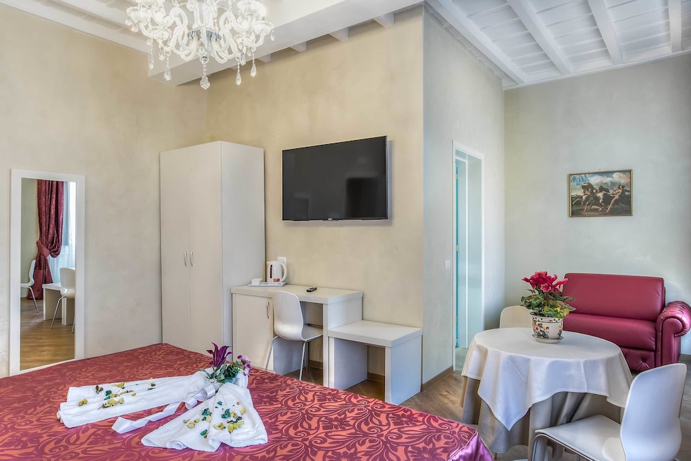 Trevi Rome Suite 33/50