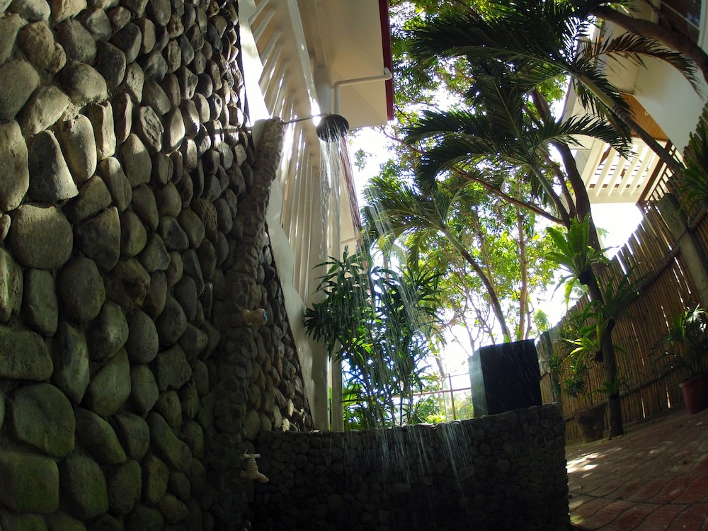 White House Beach Resort 32/34