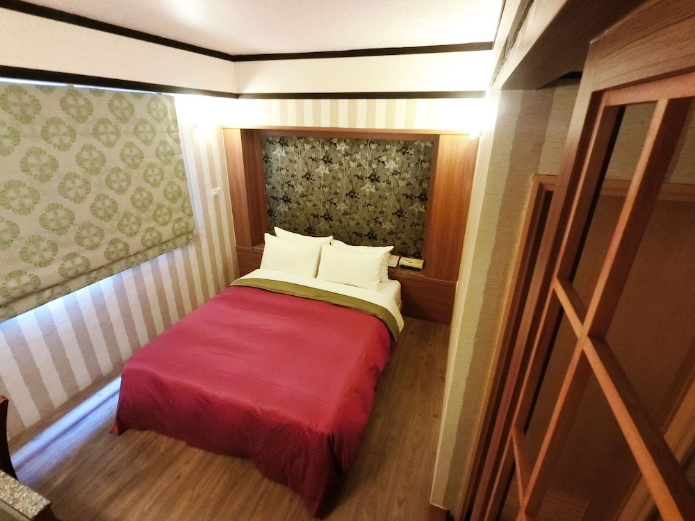 Nice Hotel 6/31