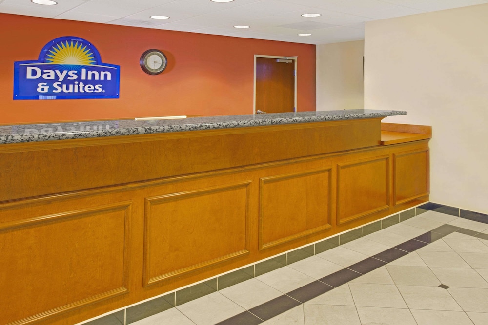 Days Inn & Suites by Wyndham Laurel Near Fort Meade 2/37
