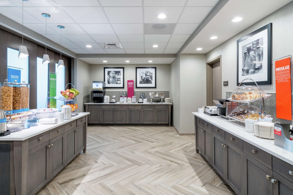Hampton Inn & Suites Glenarden/Washington DC 9/40