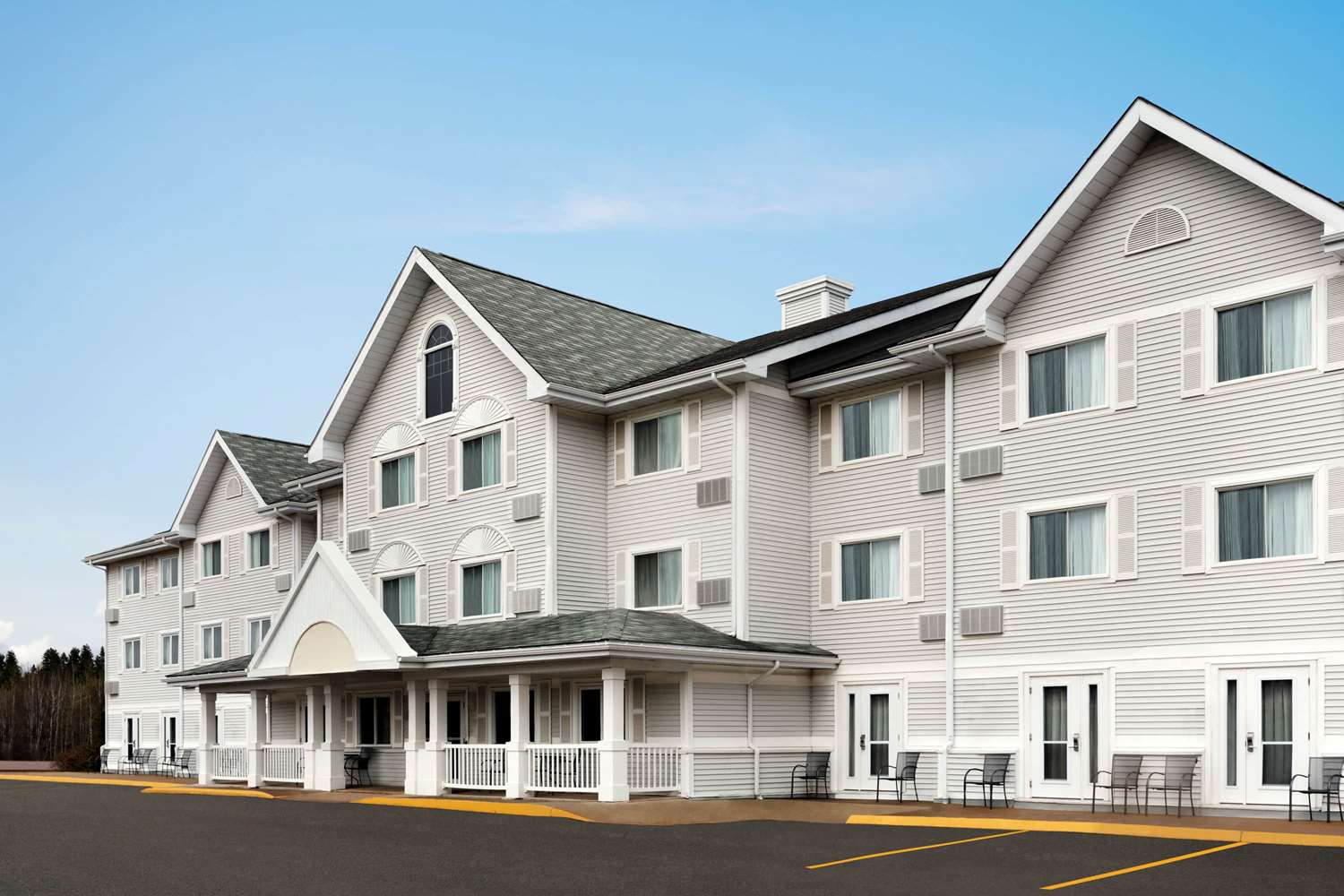 Travelodge Suites by Wyndham Moncton 2/9