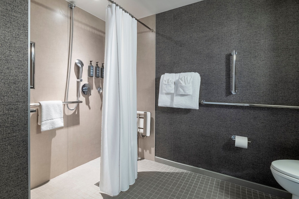 Sheraton Nashville Brentwood 48/50