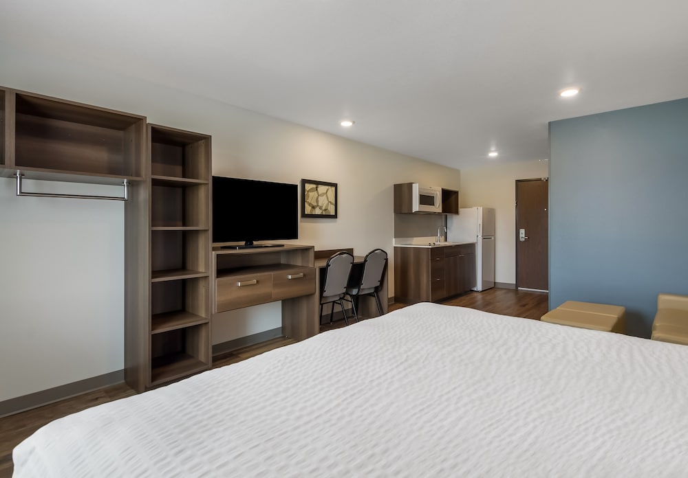 Suite, King Bed, Sofa