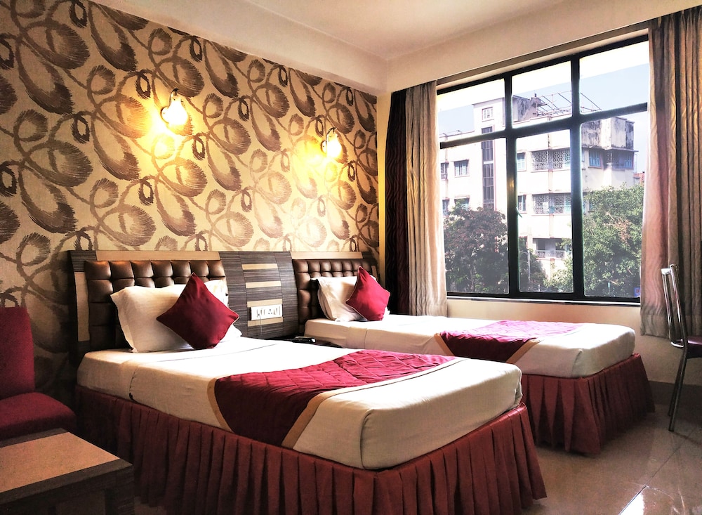 HOTEL EXECUTIVE TOWER 12/50
