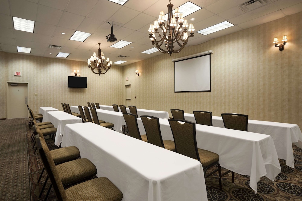 Ramada By Wyndham Del Rio 34/38