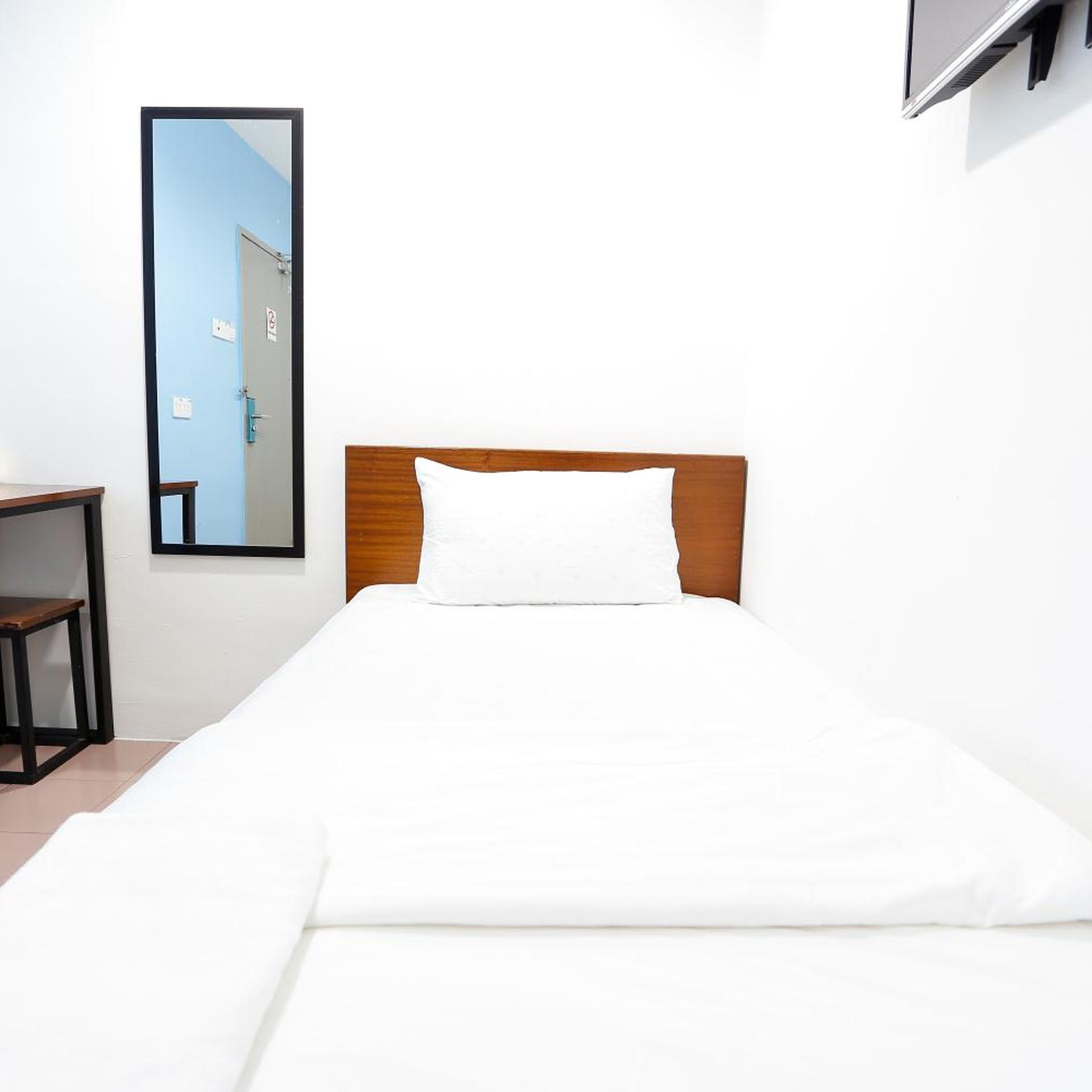 Lux Hotel 20/27