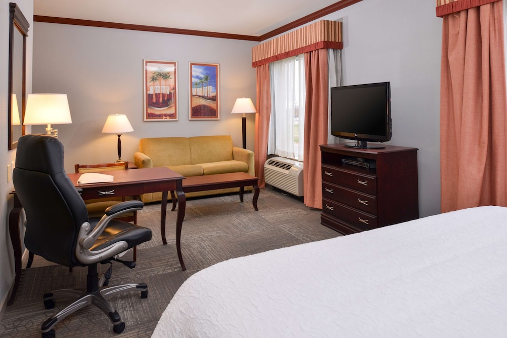 Hampton Inn Suites Greenville 21/44