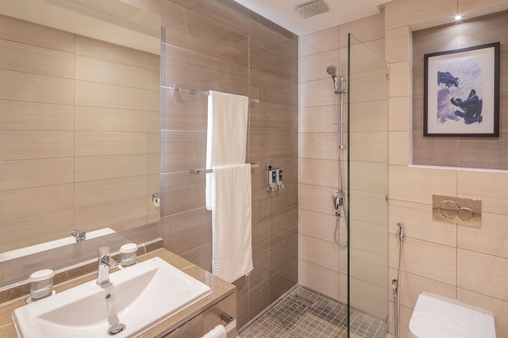 فور بوينتس شيراتون كورنيش جدة(Four Points by Sheraton Jeddah Corniche) 50/50