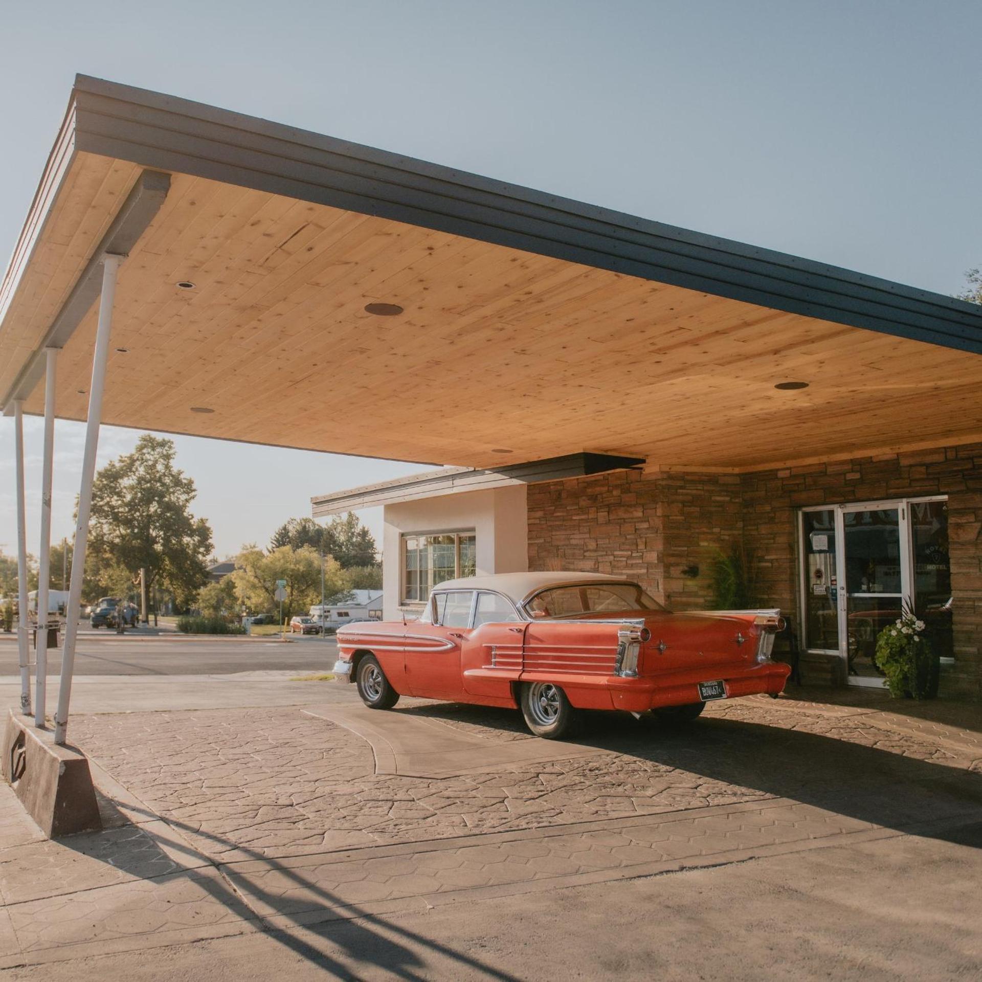 The Sapphire Motel 38/50