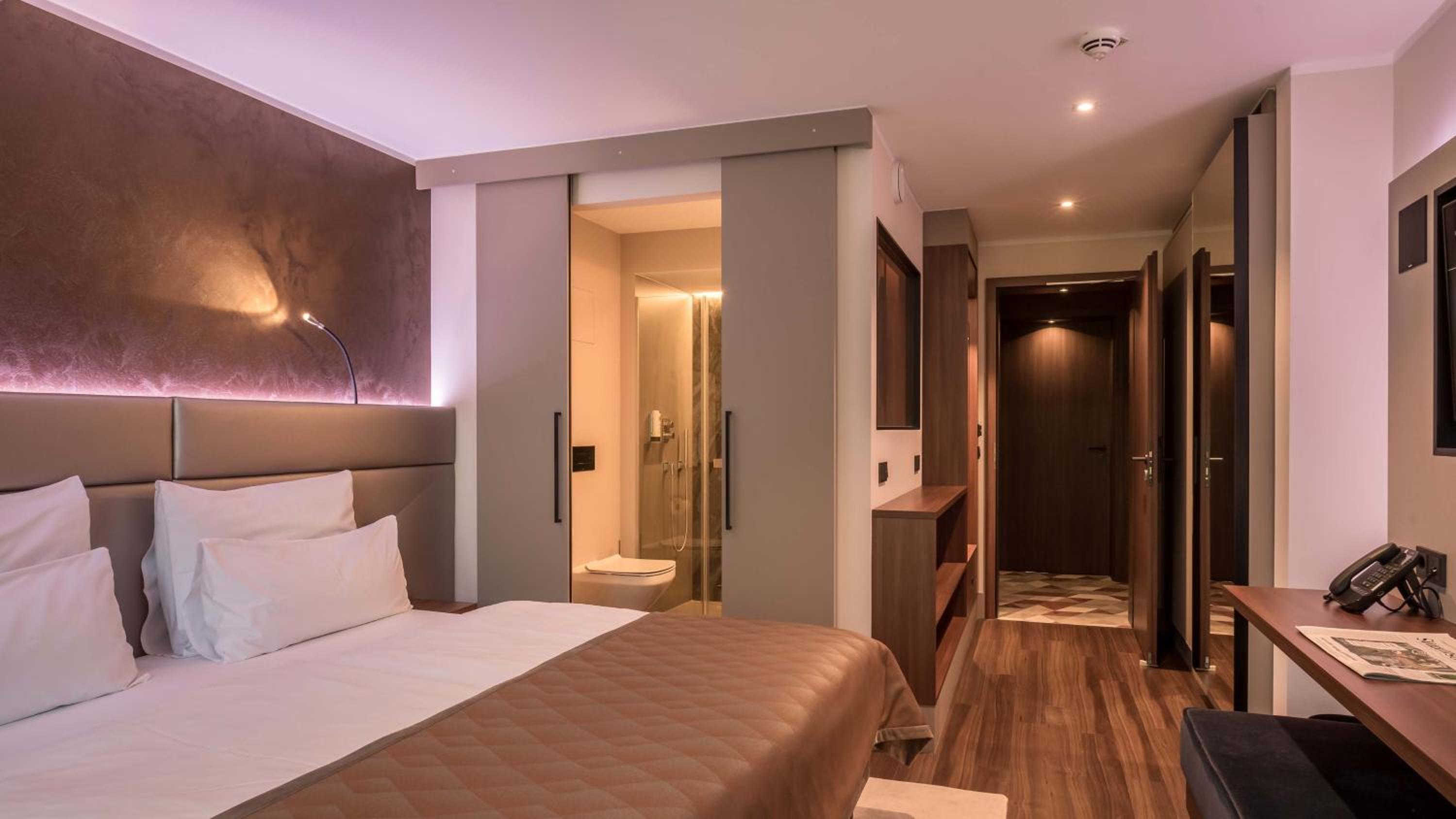 غرفة قياسية بسرير مزدوج، Innspire Hotel 3/10