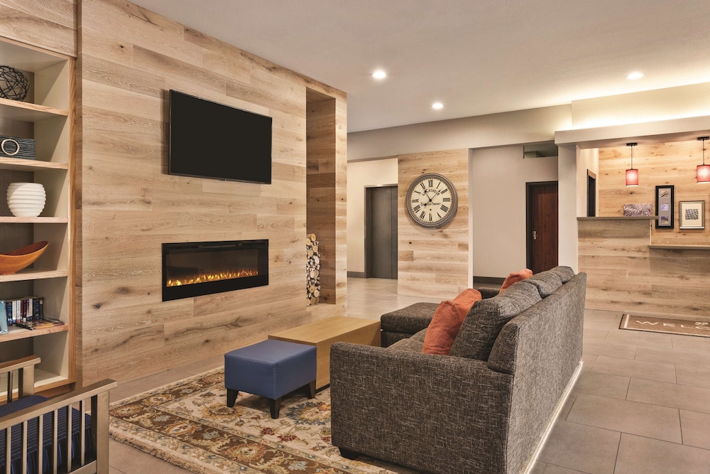 Country Inn & Suites by Radisson, Byram/Jackson South, MS 15/24