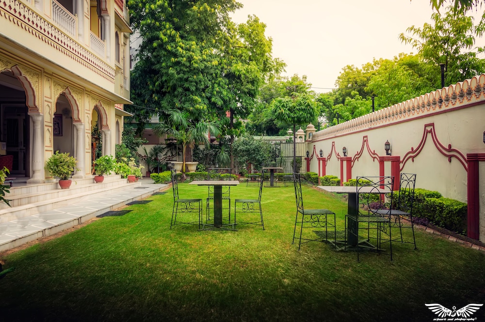 Krishna Palace 43/50