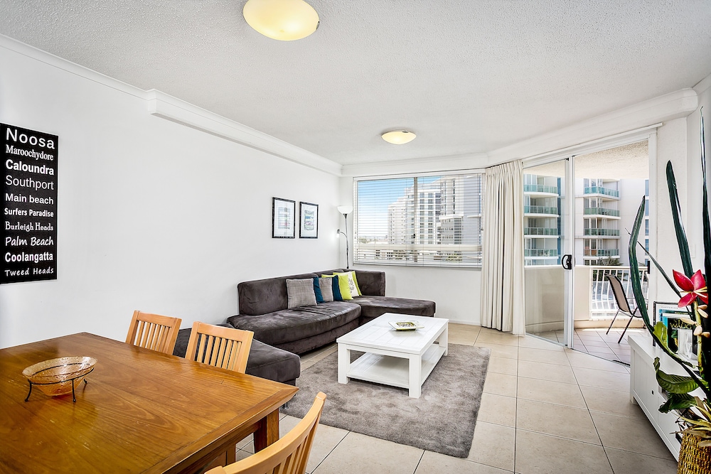 Kirra Beach Apartments 52/78