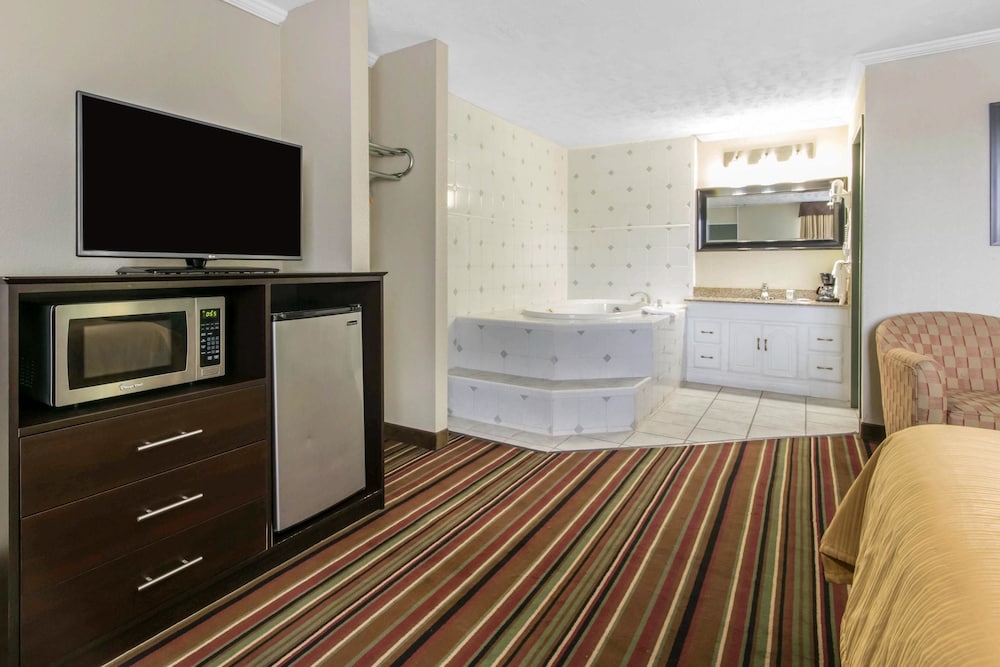 Quality Inn & Suites Horse Cave - Cave City 25/39