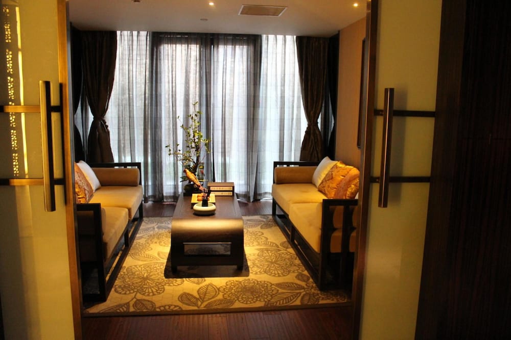 Gloria Plaza Hotel Dongsheng 32/42