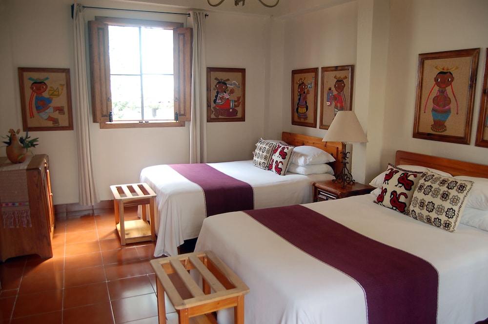 Hotel Los Arcos 34/65