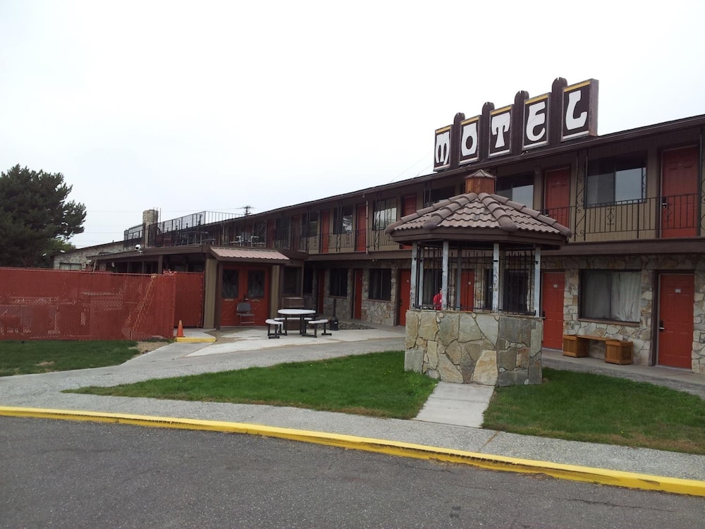 Richland Inn And Suites 1/32