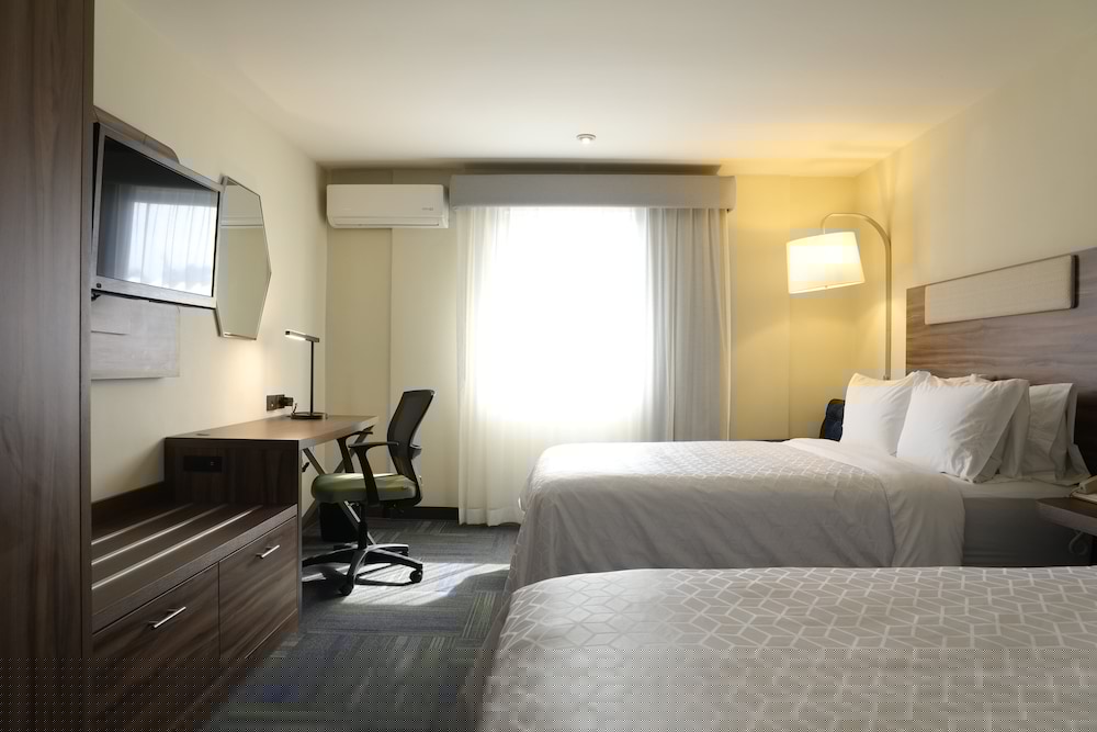 Holiday Inn Express Piedras Negras 17/72
